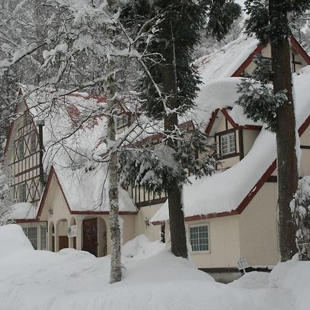 Hotel ピュアモール ミモザ Hakuba Esterno foto